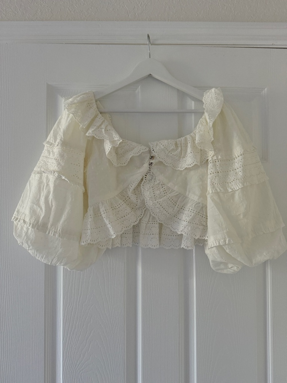 Farm Roo White Eyelet Ruffle Off-Shoulder Cropped Top - Picture 3 of 4